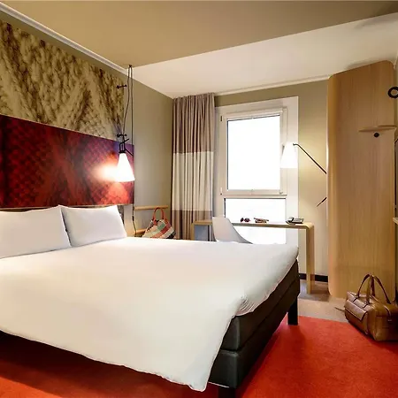 Ibis Hotel 2*