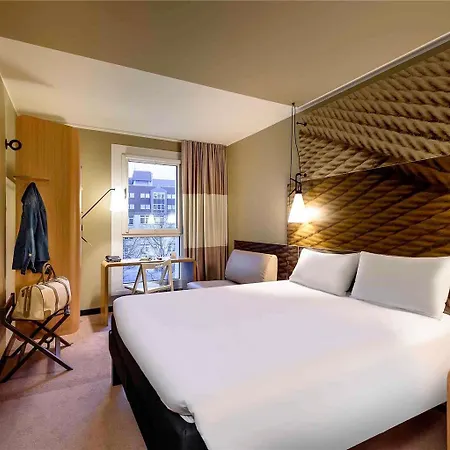 Ibis Hotel 2*