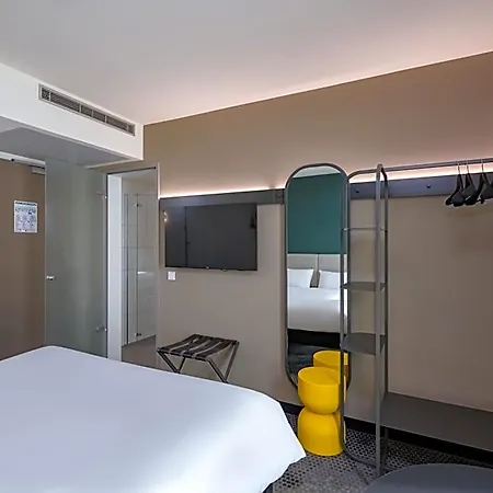 Otel Ibis 2*